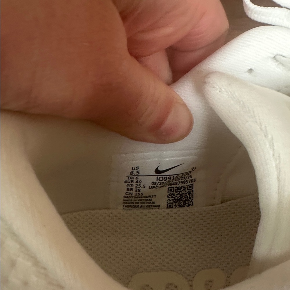 Nike Vomero Plus road running shoes.  Sz 8.5. Summit White/Chalk/Platium - Picture 7 of 8